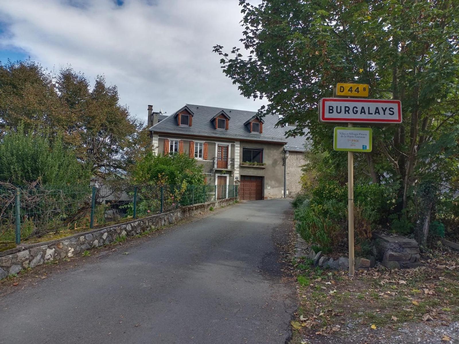 Вилла "Mon Chez Moi" Burgalays Экстерьер фото